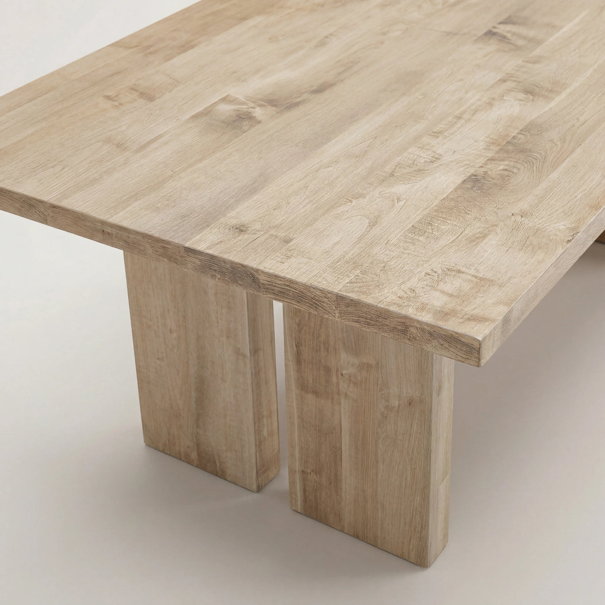 Cedar Hollow dining table corner and leg detail